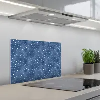 KitchenYeah Spatscherm 60x40 cm - Zelfklevende achterwand Frans - Citroen - Stippen - Wit - Blauw - Keuken muurbeschermer - Spatwand fornuis