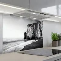 KitchenYeah Spatscherm 90x60 cm - Zelfklevende achterwand Strand - Klif - Golven - Voetstappen - Keuken muurbeschermer - Spatwand fornuis