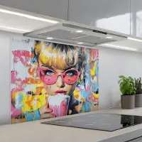 KitchenYeah Spatscherm 80x60 cm - Zelfklevende achterwand Expressief - Milkshake - Vrouw - Felle kleuren - Keuken muurbeschermer - Spatwand fornuis