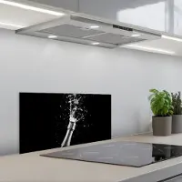 KitchenYeah Spatscherm 70x30 cm - Zelfklevende achterwand Champagne - Zwart - Spetters - Popping - Keuken muurbeschermer - Spatwand fornuis