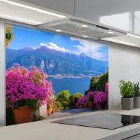 KitchenYeah Spatscherm 120x80 cm - Zelfklevende achterwand Lake Como - Italië - Landschap - Keuken muurbeschermer - Spatwand fornuis
