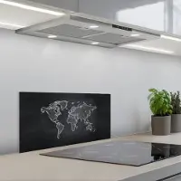 KitchenYeah Spatscherm 70x30 cm - Zelfklevende achterwand Wereldkaart - Krijt - Zwart - minimalistisch - Keuken muurbeschermer - Spatwand fornuis