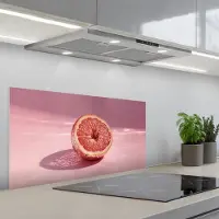 KitchenYeah Spatscherm 90x45 cm - Zelfklevende achterwand Grapefruit - Roze - Disco - Shiny - Keuken muurbeschermer - Spatwand fornuis