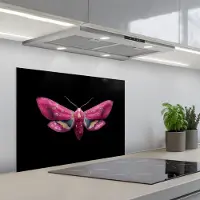 KitchenYeah Spatscherm 70x50 cm - Zelfklevende achterwand Vlinder - Roze - Nachtvlinder - Keuken muurbeschermer - Spatwand fornuis