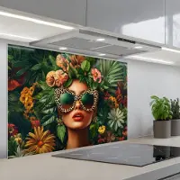 KitchenYeah Spatscherm 90x60 cm - Zelfklevende achterwand Vrouw - Panterprint - Jungle - Natuur - Luxe - Keuken muurbeschermer - Spatwand fornuis