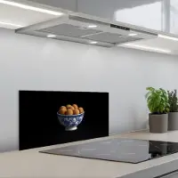 KitchenYeah Spatscherm 70x30 cm - Zelfklevende achterwand Delfts blauw - Bitterballen - Holland - Schaal - Keuken muurbeschermer - Spatwand fornuis