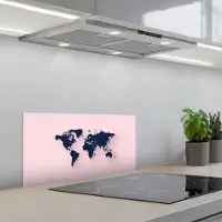 KitchenYeah Spatscherm 70x30 cm - Zelfklevende achterwand Roze - Contrast - Blauw - Wereldkaart - Keuken muurbeschermer - Spatwand fornuis