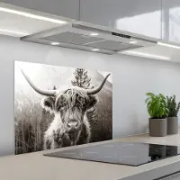 KitchenYeah Spatscherm 70x55 cm - Zelfklevende achterwand Schotse hooglander - Koe - Dieren - Zwart - Wit - Keuken muurbeschermer - Spatwand fornuis