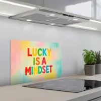 KitchenYeah Spatscherm 60x40 cm - Zelfklevende achterwand Quote - Lucky - Regenboogkleuren - Keuken muurbeschermer - Spatwand fornuis