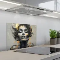 KitchenYeah Spatscherm 60x45 cm - Zelfklevende achterwand Vrouw - Kunst - Goud - Abstract - Glamour - Keuken muurbeschermer - Spatwand fornuis