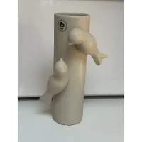 BOI vaas - ivoor kleur - mat - keramiek- met 2 vogeltje -strak design -20 cm hoog