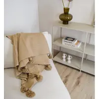 Poufs&Pillows Dekentje - pompom deken beige – Ideaal als sprei voor je bed of deken voor op de bank - 150 x 200cm - Plaid woon- en slaapkamer