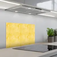 KitchenYeah Spatscherm 60x40 cm - Zelfklevende achterwand Frans - Citroen - Strepen - Wit - Geel - Keuken muurbeschermer - Spatwand fornuis