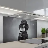 KitchenYeah Spatscherm 120x60 cm - Zelfklevende achterwand Hond - Krullen - Zonnebril - Wijn - Keuken muurbeschermer - Spatwand fornuis