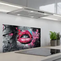 KitchenYeah Spatscherm 90x45 cm - Zelfklevende achterwand Lippen - Felroze - Graffiti - Verfstrepen - Keuken muurbeschermer - Spatwand fornuis