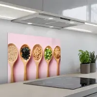 KitchenYeah Spatscherm 70x55 cm - Zelfklevende achterwand Ingrediënten - Lepels - Hout - Roze - Keuken muurbeschermer - Spatwand fornuis