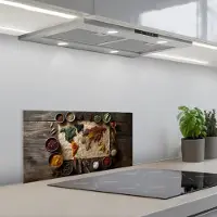 KitchenYeah Spatscherm 60x30 cm - Zelfklevende achterwand Wereldkaart - Specerijen - Kleurrijk - Keuken muurbeschermer - Spatwand fornuis