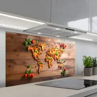KitchenYeah Spatscherm 120x60 cm - Zelfklevende achterwand Wereldkaart - Pizza - Houten ondergrond - Keuken muurbeschermer - Spatwand fornuis