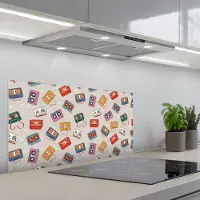 KitchenYeah Spatscherm 90x45 cm - Zelfklevende achterwand Muziek - Cassette - Patroon - Keuken muurbeschermer - Spatwand fornuis