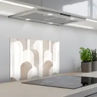 KitchenYeah Spatscherm 60x40 cm - Zelfklevende achterwand Abstracte bogen - Modern - Beige - Keuken muurbeschermer - Spatwand fornuis