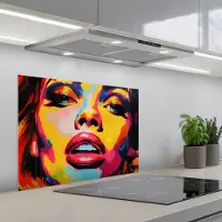 KitchenYeah Spatscherm 70x50 cm - Zelfklevende achterwand Vrouw - Gezicht - Kleurrijk - Keuken muurbeschermer - Spatwand fornuis