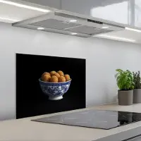 KitchenYeah Spatscherm 60x45 cm - Zelfklevende achterwand Delfts blauw - Bitterballen - Holland - Schaal - Keuken muurbeschermer - Spatwand fornuis