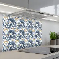 KitchenYeah Spatscherm 80x55 cm - Zelfklevende achterwand Bloem - Blauw - Goud - Patroon - Keuken muurbeschermer - Spatwand fornuis