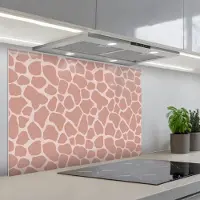 KitchenYeah Spatscherm 90x60 cm - Zelfklevende achterwand Giraffe - Lichtroze - Warm - Roze - Keuken muurbeschermer - Spatwand fornuis