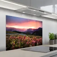 KitchenYeah Spatscherm 100x65 cm - Zelfklevende achterwand Bloemen - Bergen - Landschap - Nacht - Lucht - Roze - Keuken muurbeschermer - Spatwand fornuis