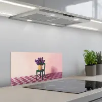 KitchenYeah Spatscherm 70x30 cm - Zelfklevende achterwand Stoel - Vaas - Bloemen - Geblokt - Keuken muurbeschermer - Spatwand fornuis