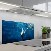 KitchenYeah Spatscherm 90x45 cm - Zelfklevende achterwand Zeilboot - Water - Abstract - Schaduw - Keuken muurbeschermer - Spatwand fornuis