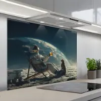 KitchenYeah Spatscherm 100x75 cm - Zelfklevende achterwand Astronaut - Kat - Glas - Stoel - Keuken muurbeschermer - Spatwand fornuis
