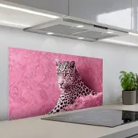 KitchenYeah Spatscherm 100x50 cm - Zelfklevende achterwand Panter - Luxe - Roze - Keuken muurbeschermer - Spatwand fornuis