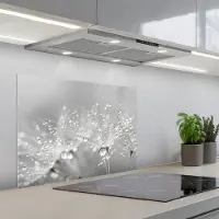 KitchenYeah Spatscherm 70x55 cm - Zelfklevende achterwand Paardenbloem - Waterdruppels - Stilleven - Modern - Keuken muurbeschermer - Spatwand fornuis