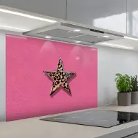 KitchenYeah Spatscherm 80x55 cm - Zelfklevende achterwand Ster - Luipaard - Print - Roze - Keuken muurbeschermer - Spatwand fornuis