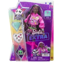 Barbie Extra pop en accessoires met donkerbruin haar met roze strepen, grafische hoodie en geruite rok met panda