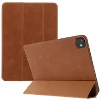 Accezz Leather Trifold Bookcase voor de Apple iPad Pro 13 (2025) M5 / (2024) M4 - Cognac