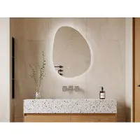 Vente-unique Verlichte asymmetrische badkamerspiegel met antibewaseming - 60 x 80 cm - INACIA