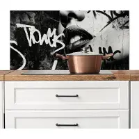KitchenYeah Spatscherm keuken 100x50 cm - Kookplaat achterwand Gezicht - Mond - Graffiti - Zwart - Muurbeschermer - Spatwand fornuis - Hoogwaardig aluminium