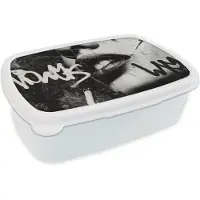 MuchoWow Broodtrommel Wit - Lunchbox Gezicht - Mond - Graffiti - Zwart - Brooddoos 18x12x6 cm - Brood lunch box - Broodtrommels voor kinderen en volwassenen