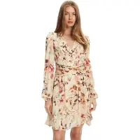 Guess Marciano GUESS Ls Romina Pleat Flar Natural Magnolia Pri Maat: M | Mini Jurken Outlet | Dames | Ecru