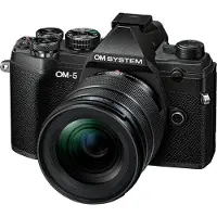 Olympus OM-5 zwart + 12-45mm F/4.0 Pro