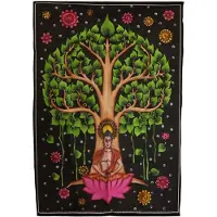 Ancient Wisdom - Wandkleed - Katoenen wanddecoratie 70x110cm Boeddha Bodhiboom - muurdecoratie - interieur - kunst - boeddhisme - vintage - decoratie