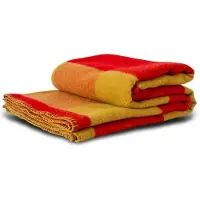 By On Embrace plaid 130x200 cm Rood-geel