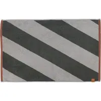 Mette Ditmer Badmat Diagonal Dark Olive-50 x 80 cm