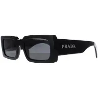 Prada PRA07S 1AB5S0 zwarte donkergrijze zonnebril