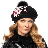 Vivisence Dames Winter Baret - Wol Met Fleecevoering En Handgemaakte Bloemapplicatie Met Strass En Afneembare Pompon - Warmte En Comfort Voor Koude Winterdagen En Perfecte Pasvorm - Zwart