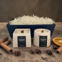 Bam Geschenkmand met 2 Winter Herbs Geurkaarsen van Zonnebloemwas – Luxe Cadeauset – 30 Branduren – Handgemaakt - houten wiek