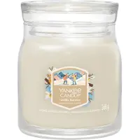 Yankee candle vanilla flurries signature medium jar |
