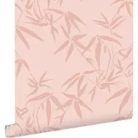 ESTAhome behang bamboe bladeren terracotta roze - 53 cm x 10.05 m - 139734
